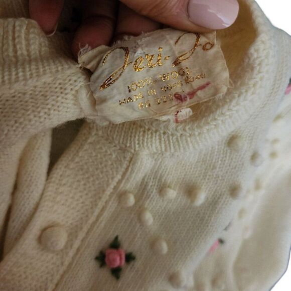 Vintage 50s Wool Sweater Rosette Flowers Cardigan Womens Size M White Pink Pinup - Picture 6 of 7